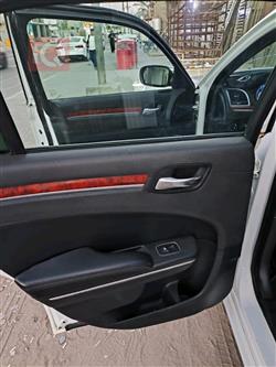 کرایسلەر 300